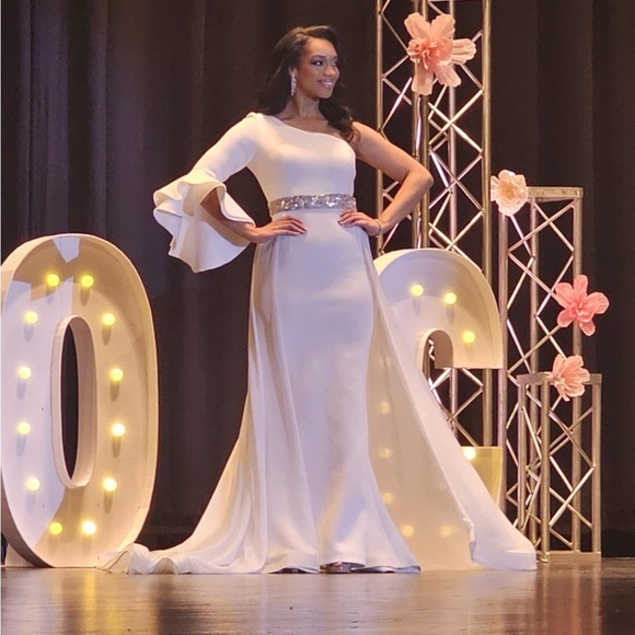 Elegant White Jovani One-Shoulder Gown - Picture 1 of 2